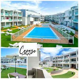 B-rent Sun Cerezo Pool Apartment